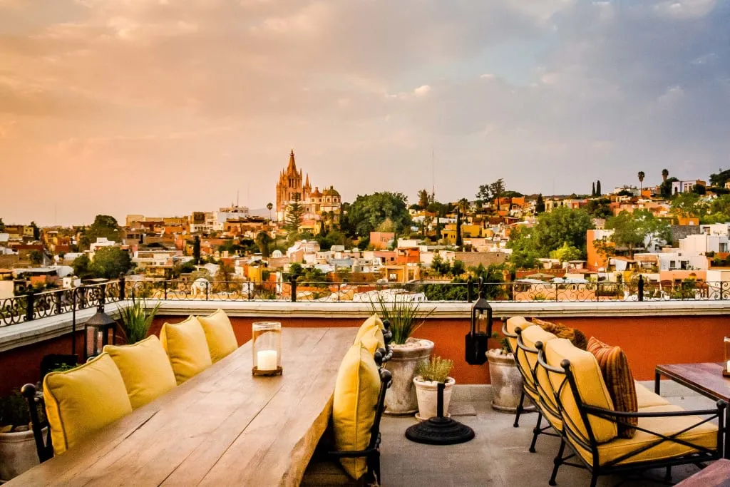 Luna Rooftop terrace at Rosewood with city views