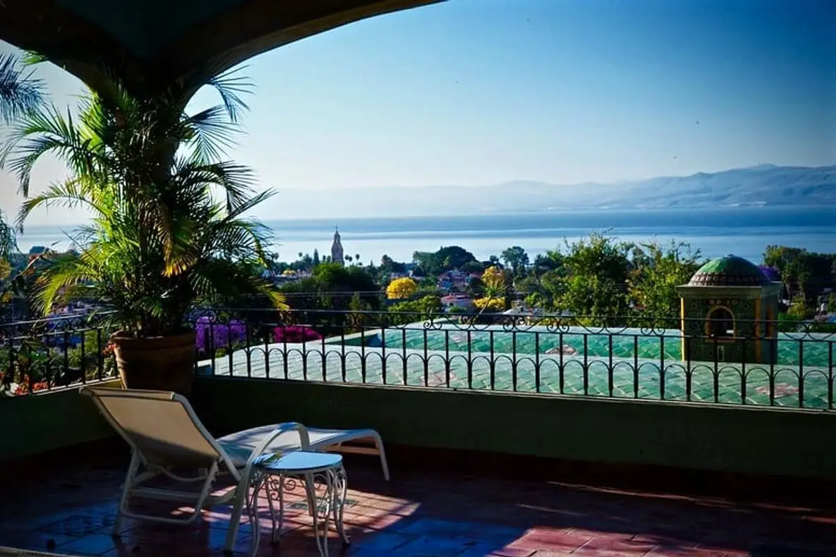 Ajijic in October: Weather, Lake & Art Tips
