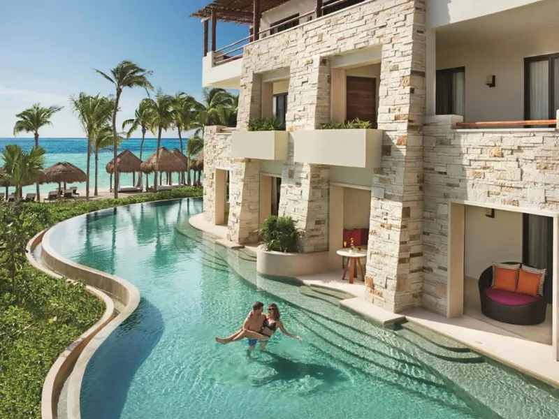 Akumal hotel area in April with quiet Riviera Maya beach-base planning
