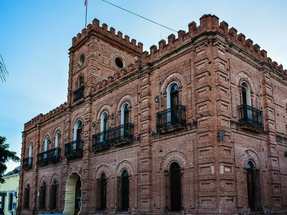Álamos Municipal Palace courtyard with surrounding arcades