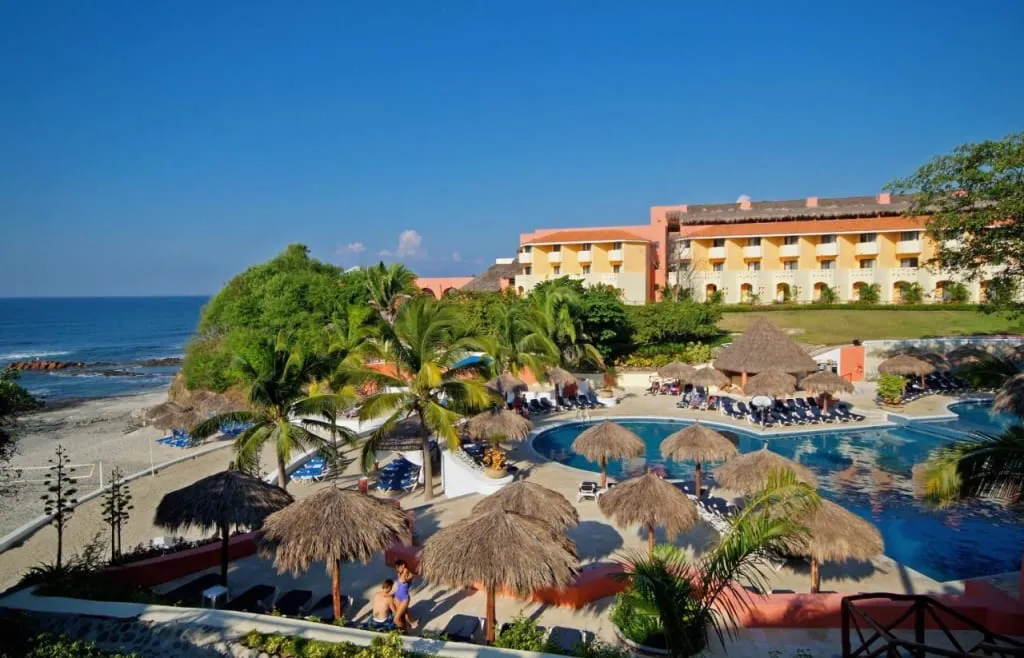 Grand Palladium Punta Mita beachfront resort pool