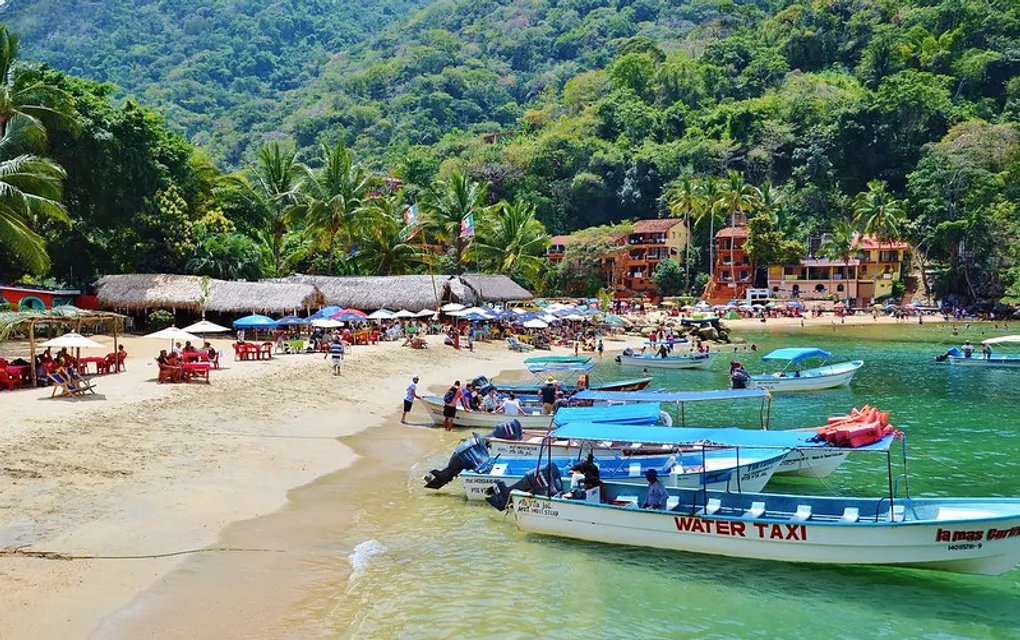 Boca de Tomatlan in Jalisco: Where Nature’s Majesty Unfolds