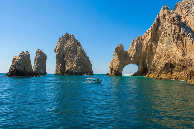 El Arco coastline in Cabo San Lucas during clear November weather