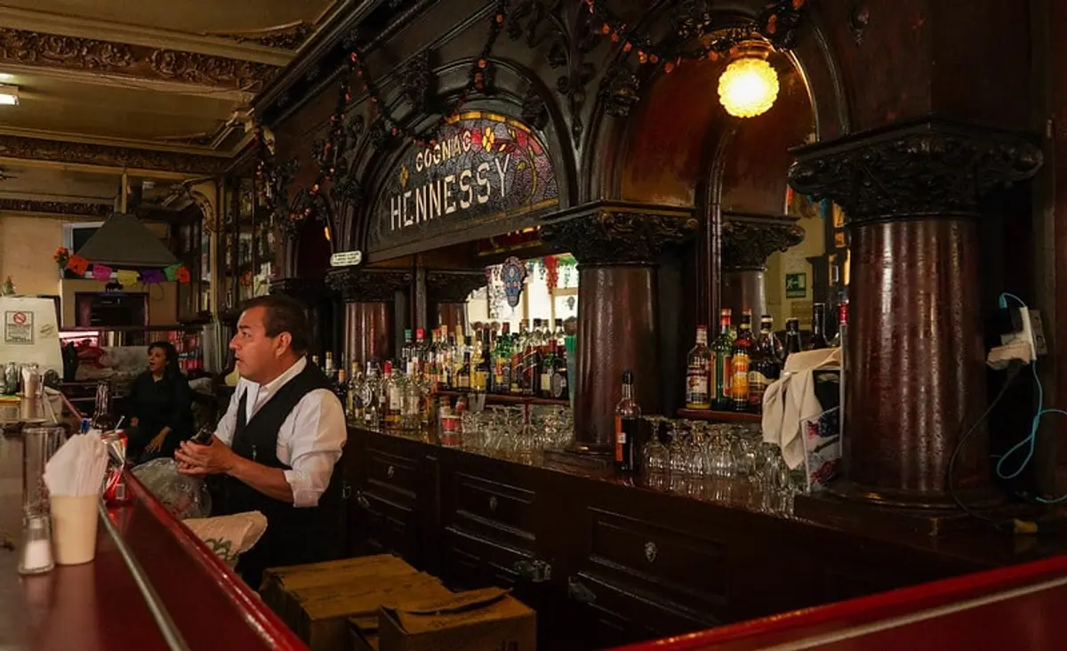 Cantinas: Mexico&#8217;s Enclaves of Stories, Spirits, and Friendship