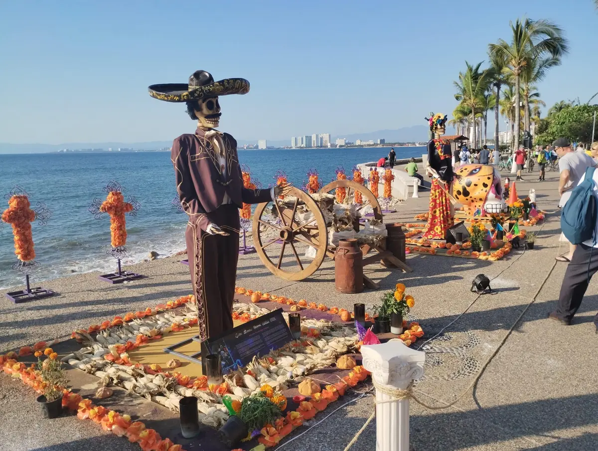 Day of the Dead in Mexico: Costumes, Cuisine, and Culture