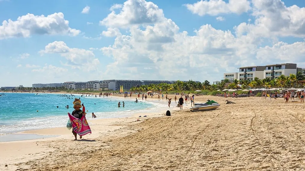 Costa Mujeres Beach: 6 Must-See Attractions for Your Vacation