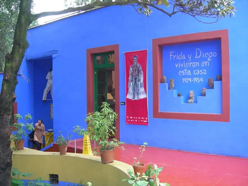 frida kahlo museum — Coyoacan Mexico