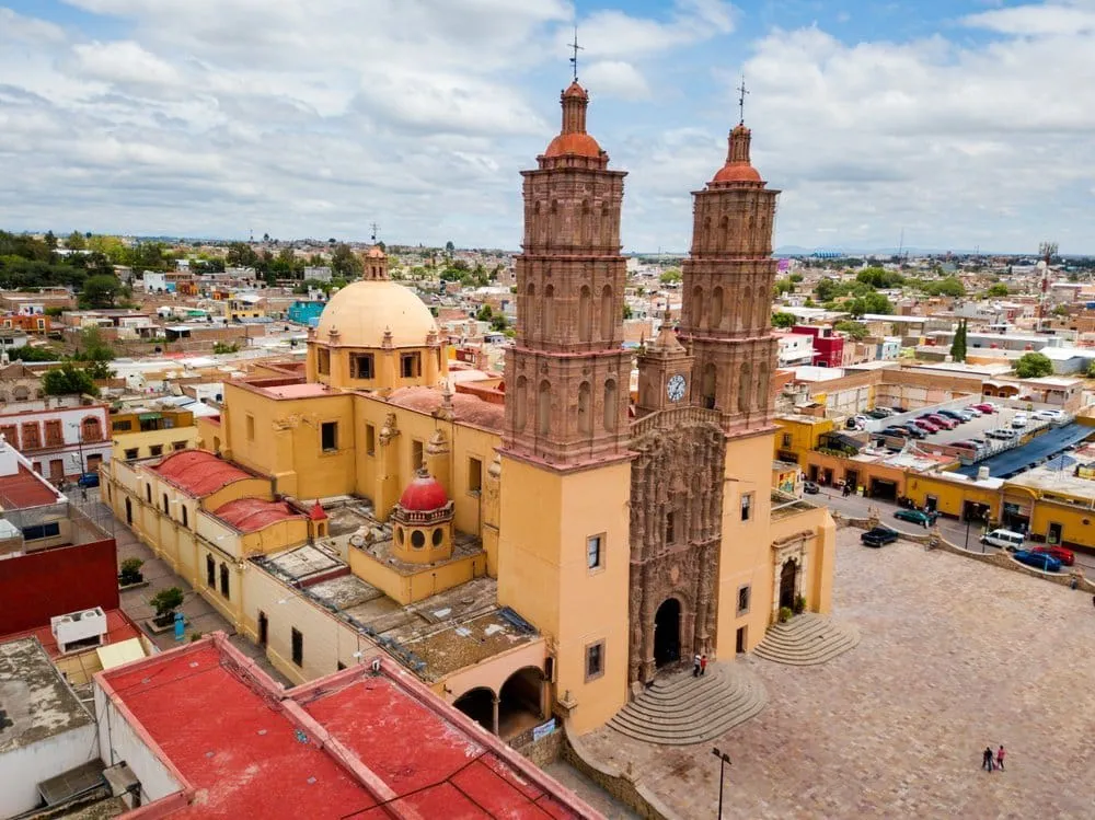 Church and plaza scene in Guanajuato state for a practical strawberry-region road-trip stop