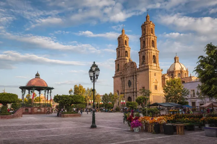 Dolores Hidalgo in October: Weather, Wine & Day of Dead