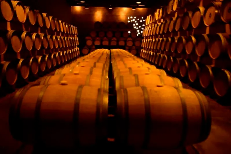 Quiet Guanajuato wine-country stop near parking, air-conditioned rooms, and easy road-trip routes