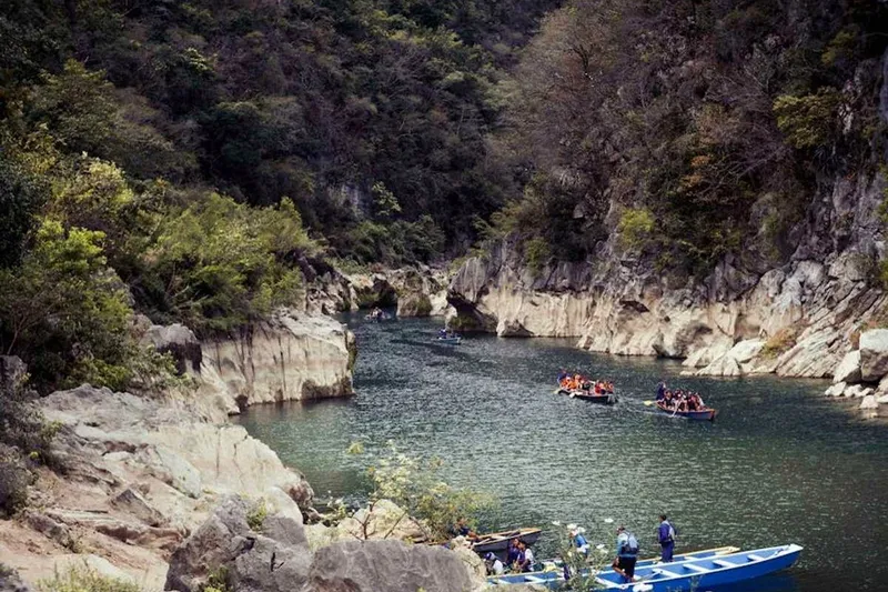 Huasteca and Sierra Norte rainy-season comparison for September Mexico travel