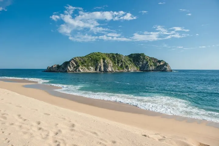 Huatulco in December: Weather, Bays & Tips