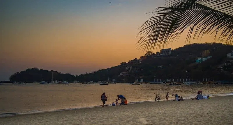 Final comparison for Zihuatanejo in April with dry Pacific beach weather, La Ropa Bay, seafood, and no sargassum