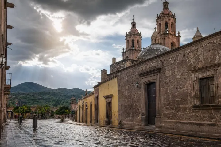 Lagos de Moreno in August: Weather & Tips