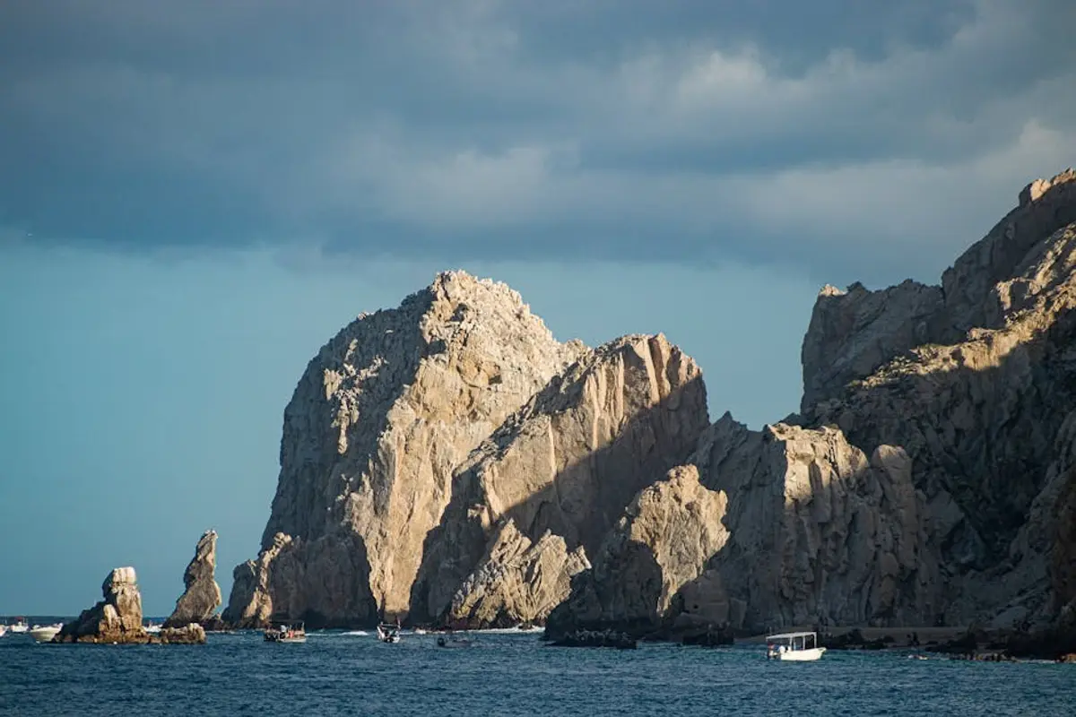 Los Cabos in April: Weather, Whales & Tips