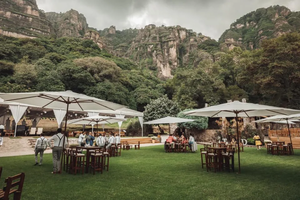 Tepoztlán mountain backdrop for nature-focused destination weddings