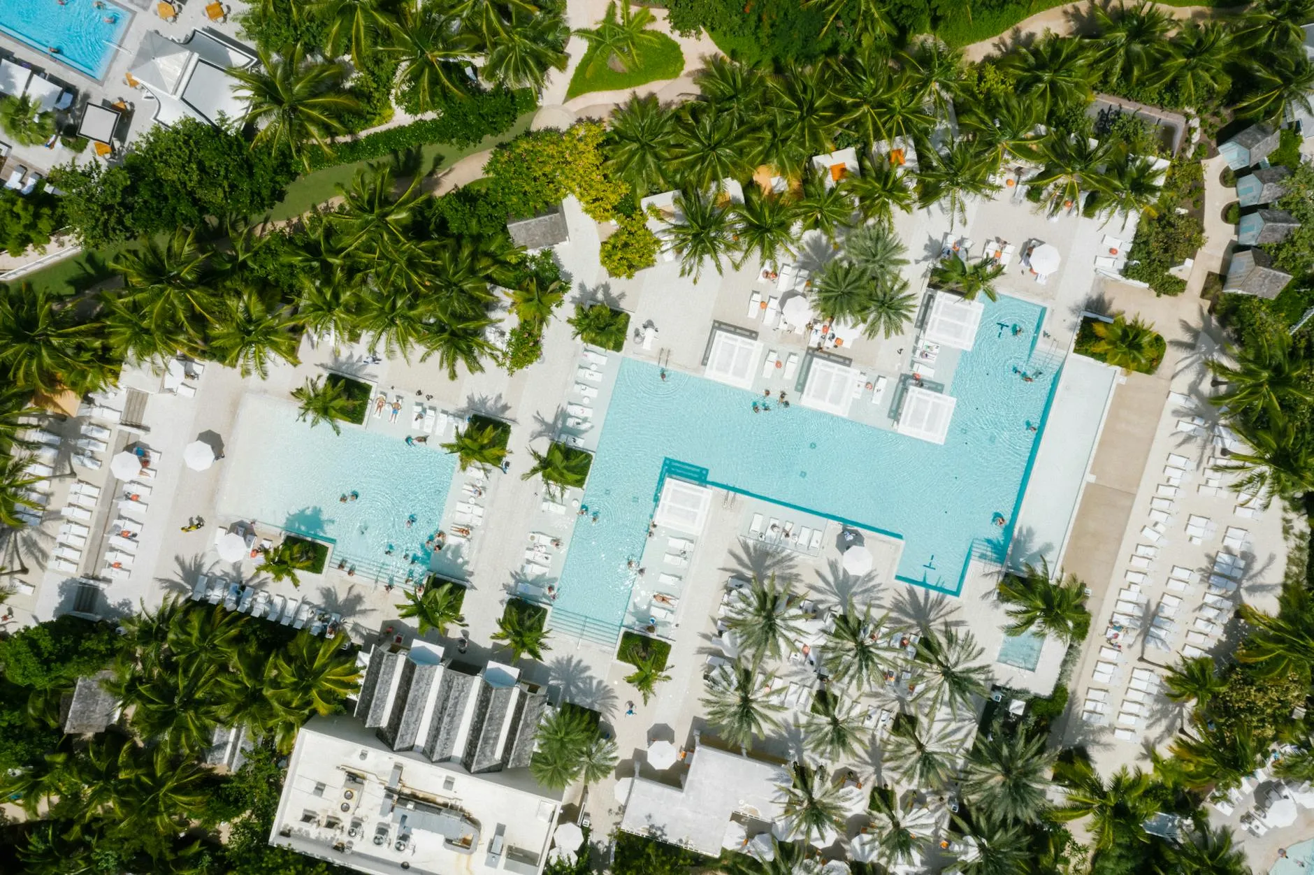 Chart comparing Mexico all-inclusive resort costs by destination zone and hotel tier