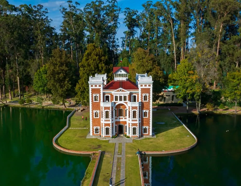 Lakeside castle and gardens at Ex-Hacienda de Chautla