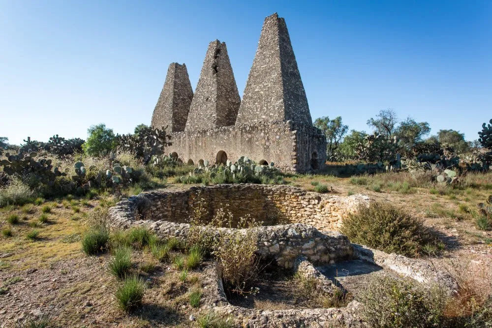 Santa Brígida mine ruins and stone towers near Mineral de Pozos