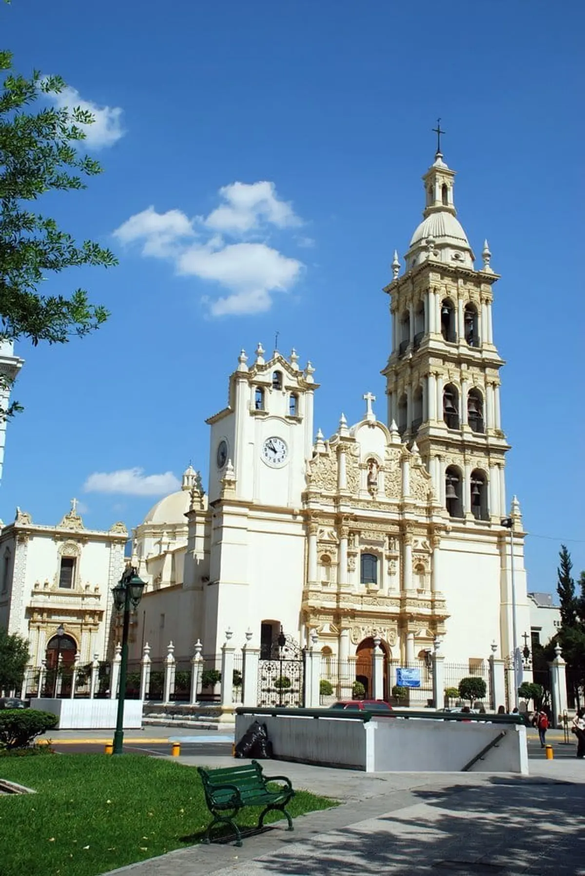 Mexico City to Monterrey: Fly, Bus or Drive 2026