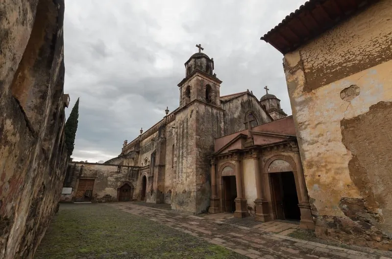 Pátzcuaro crafts and Michoacán artisan traditions during an August rainy-season cultural trip