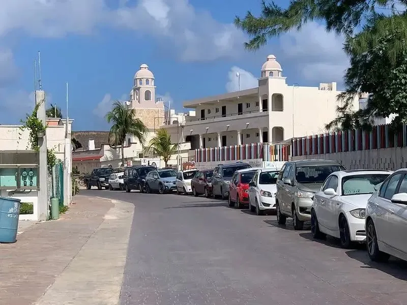 Puerto Morelos town center in December with dry Riviera Maya weather and easy beach logistics
