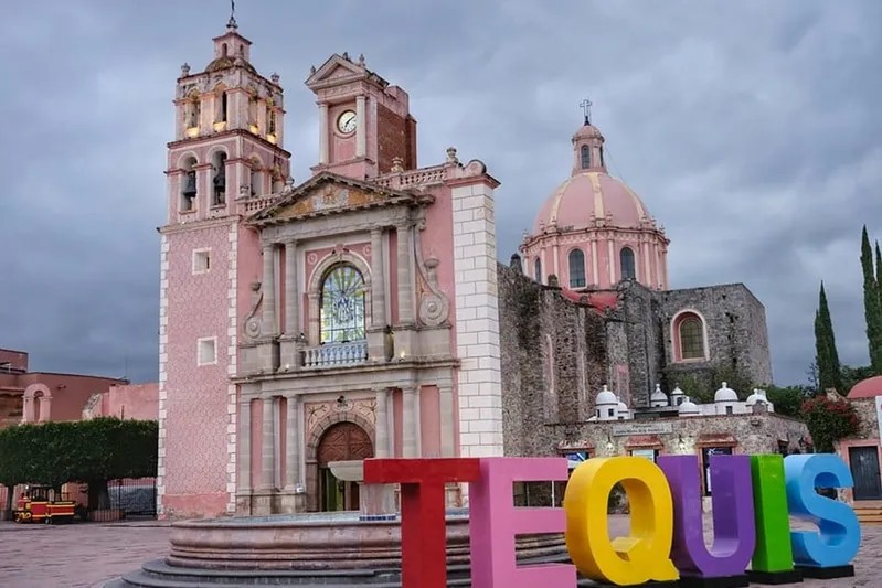 March colonial plaza in central Mexico suited to planning Holy Week routes from Irapuato