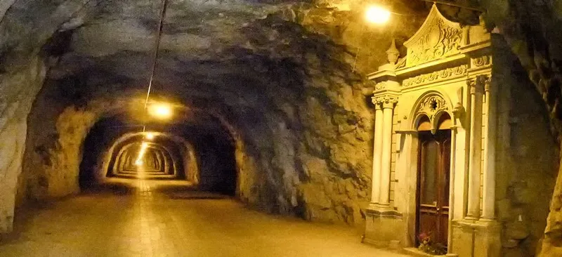 Ogarrio Tunnel entrance for Real de Catorce in May road-trip planning