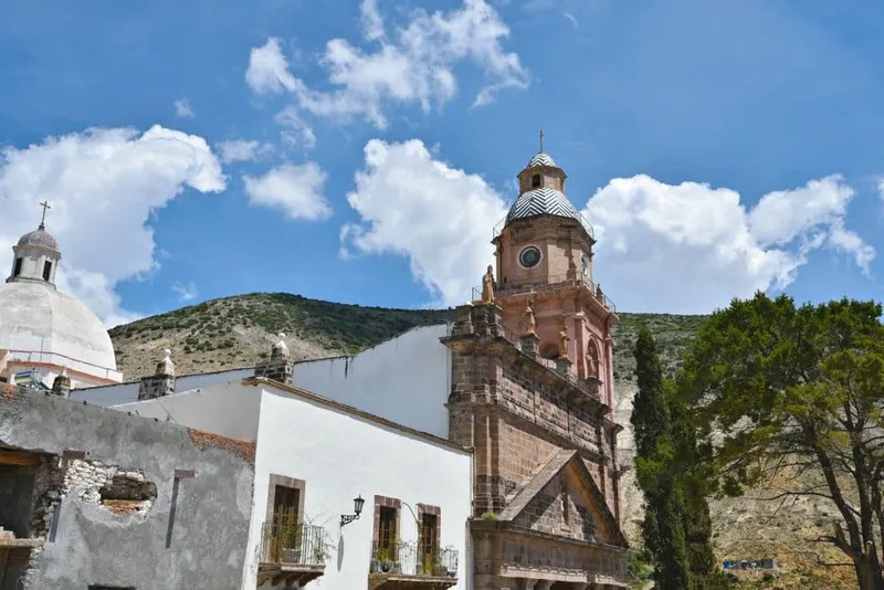 Real de Catorce stone streets in April with dry-season high-desert route planning