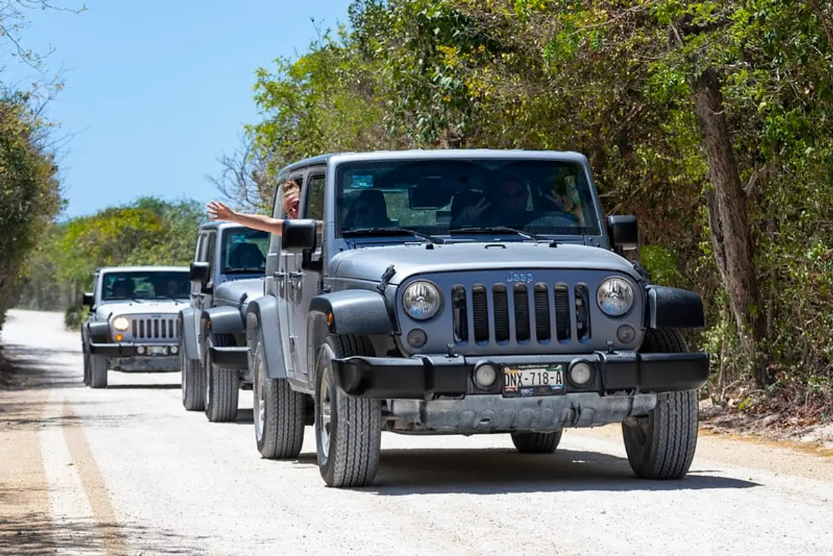 Vamonos! Mastering Car Rentals and Road Etiquette in Mexico