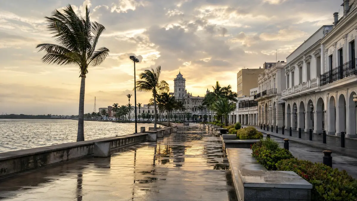 Tampico in October 2026: Beach, Food & Weather