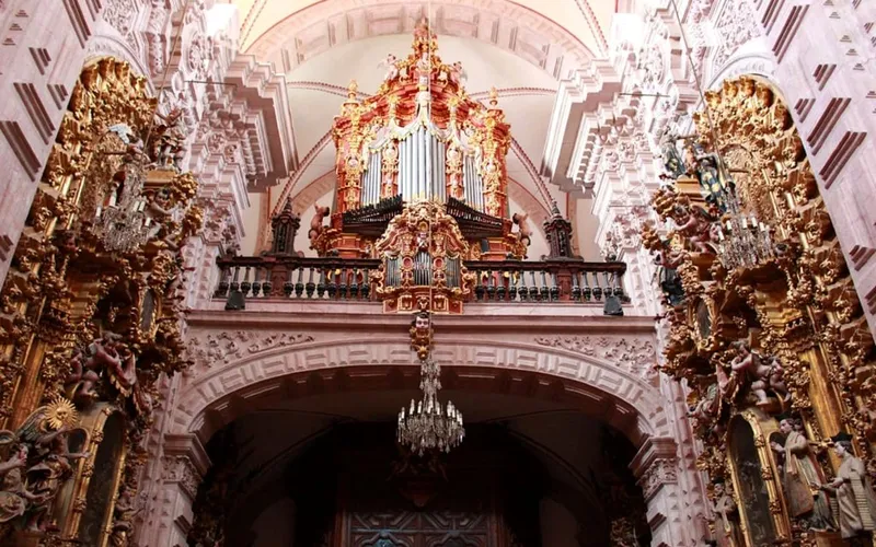 Santa Prisca church in Taxco during mild October shoulder-season weather
