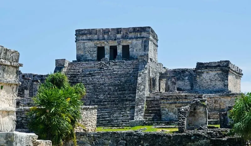 Tulum ruins on coastal cliffs — Quintana Roo's most photographed archaeological site