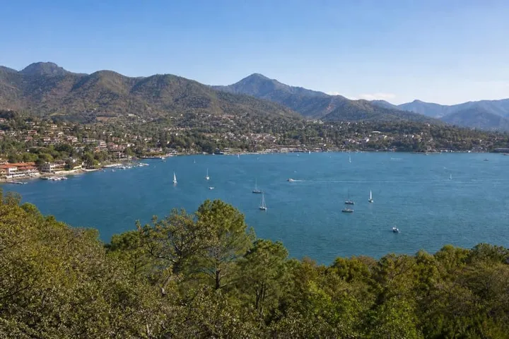 Valle de Bravo in April: Weather, Lake & Easter Tips