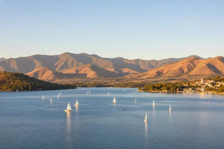 Valle de Bravo in March: Weather, Lake & Monarch Tips