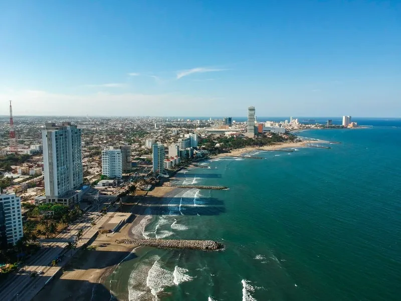 Veracruz waterfront hotel base for a February Carnival and Gulf Coast trip