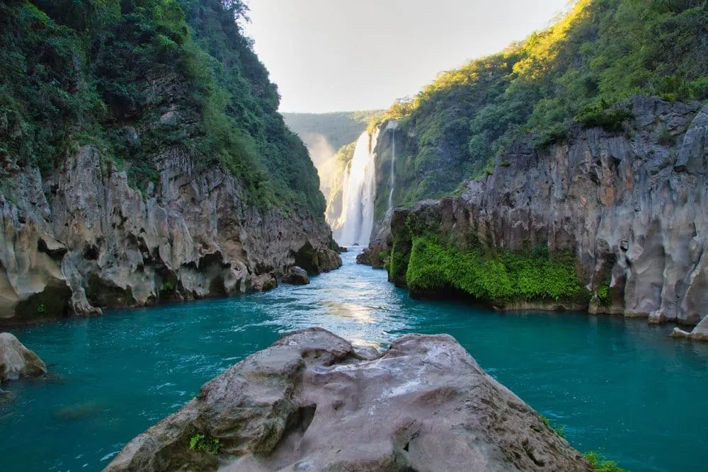 Lush Huasteca Potosina forest scenery on the route toward Aquismon and its caves