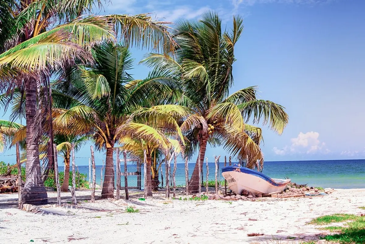 Yucatan&#8217;s Coastal Treasures: Unveiling the 10 Best Beaches for 2024