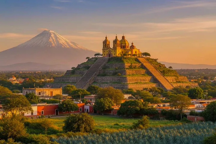 Zacatlán in August: Apple Fair & Mountain Rain