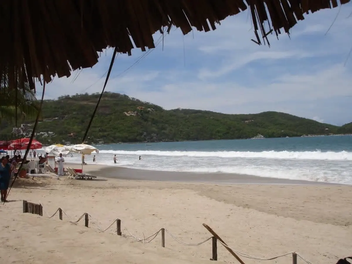 Zihuatanejo in December: Weather, Beaches & Tips