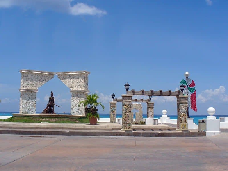 isla mujeres vs cozumel