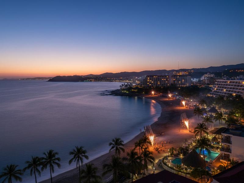 Santiago Bay hotels and beach prepared for New Year’s Eve fireworks viewing