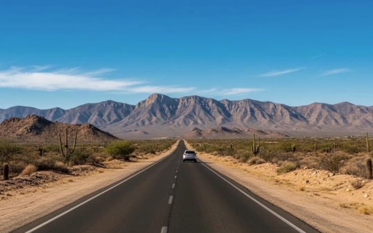 Highway outside Matehuala used for January routes toward San Luis Potosi, Saltillo, Zacatecas, and Real de Catorce