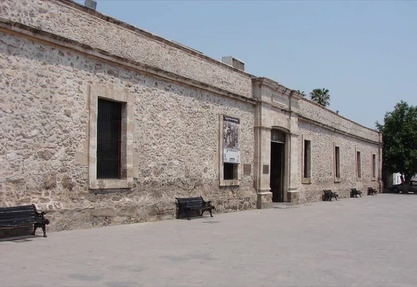 Low-rise streets and spring shade in Monclova city center during March